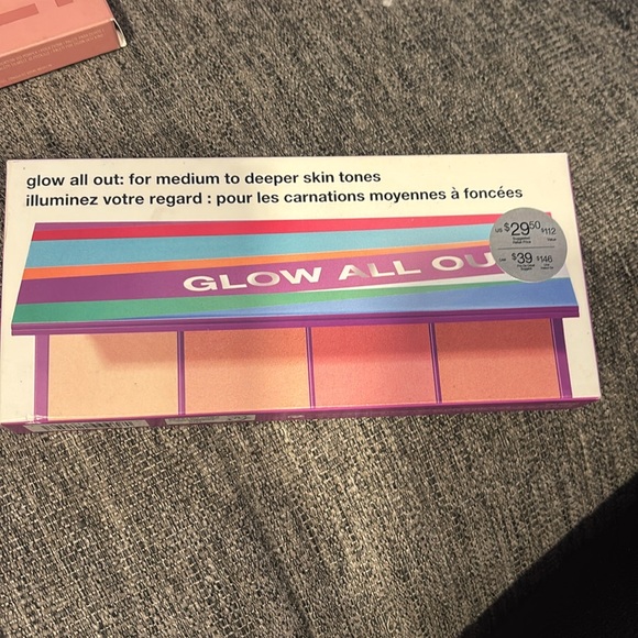 Clinque Glow All Out  Palette - MEDIUM DARK - Picture 9 of 9